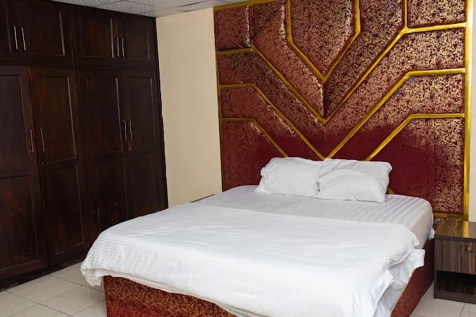 Suite 1