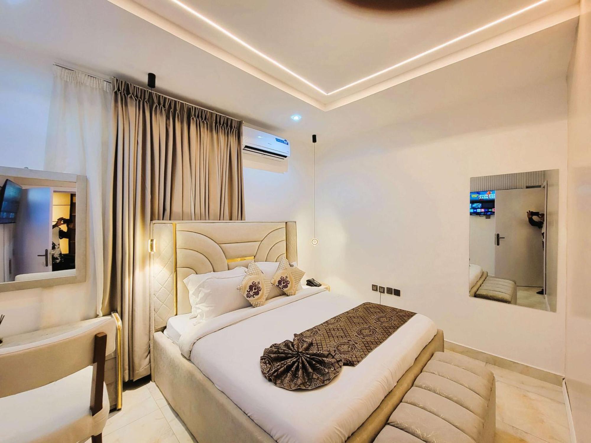 Premium Suite 1
