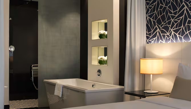 Junior Suite with Lounge Access 1