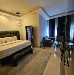 Emerald Room 1