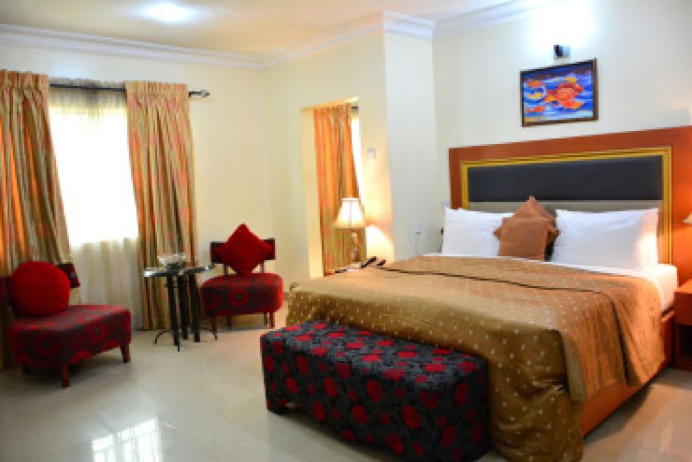 EXECUTIVE ROOM 1
