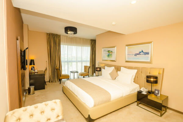 Queen Room 1