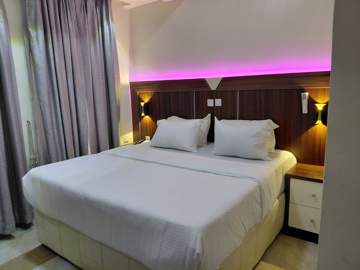 Deluxe Room 1