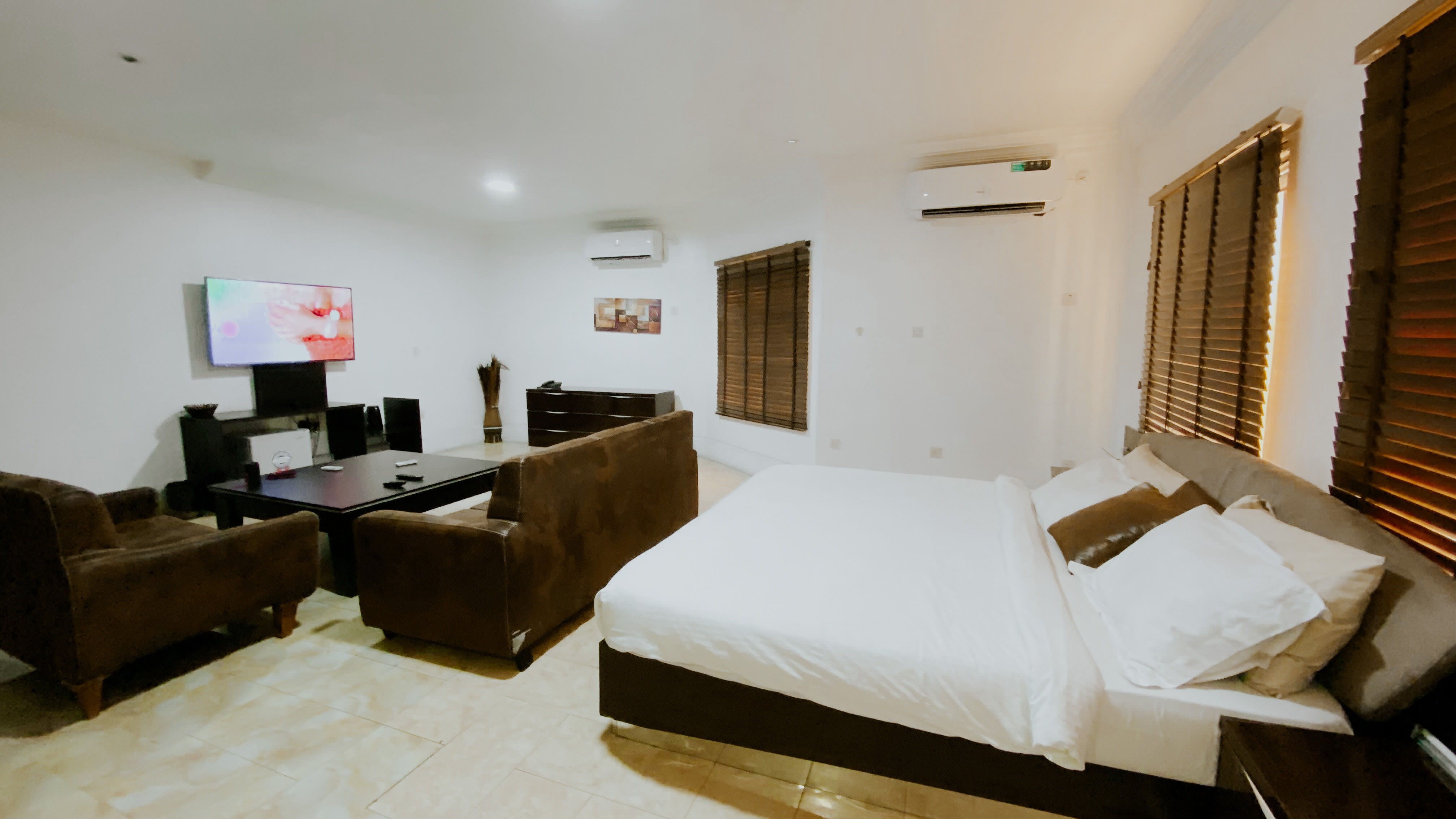 Platinum II Room 1