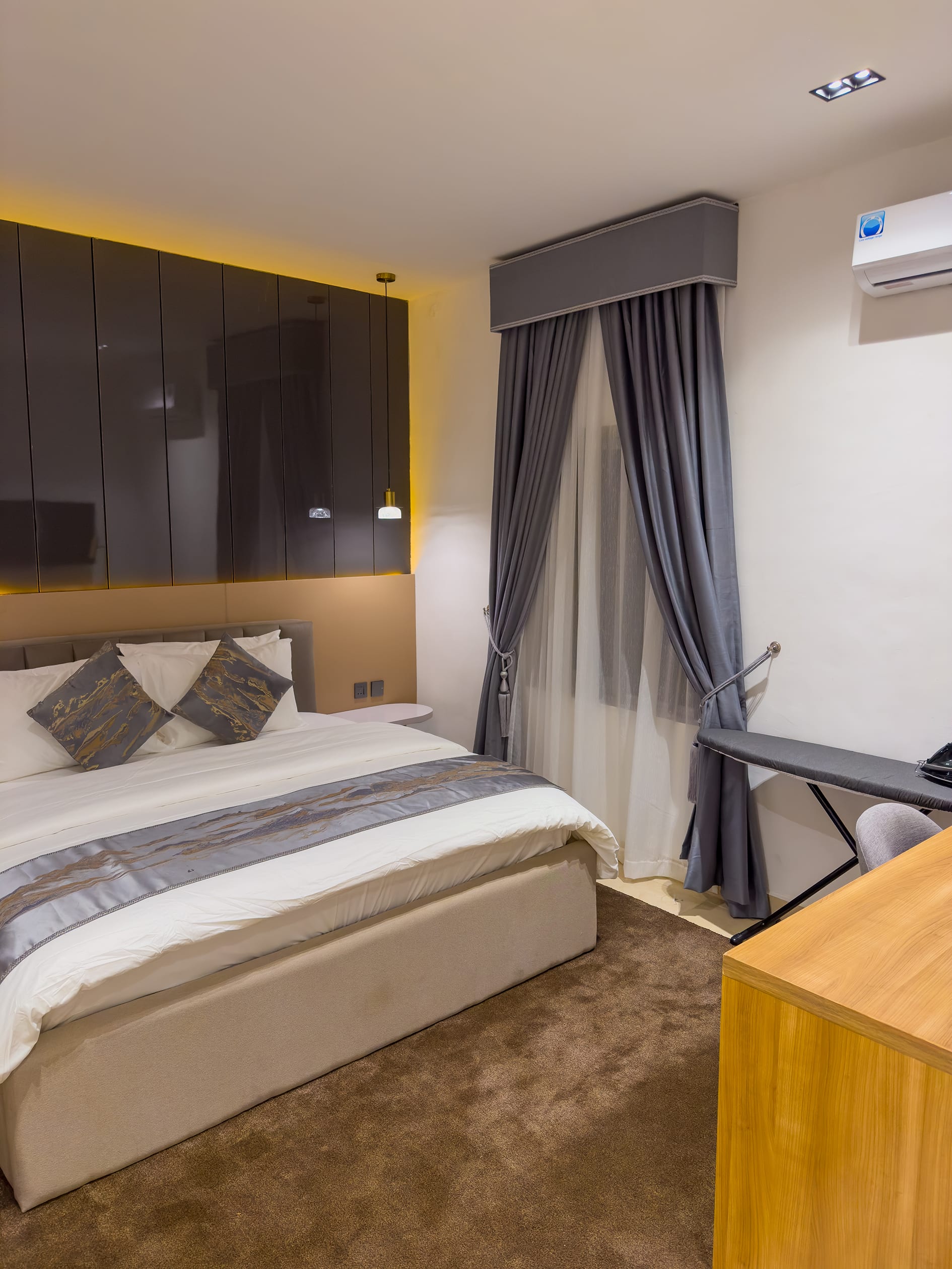 Executive Suite 1
