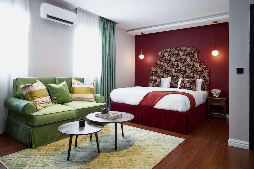 Deluxe Suite 1