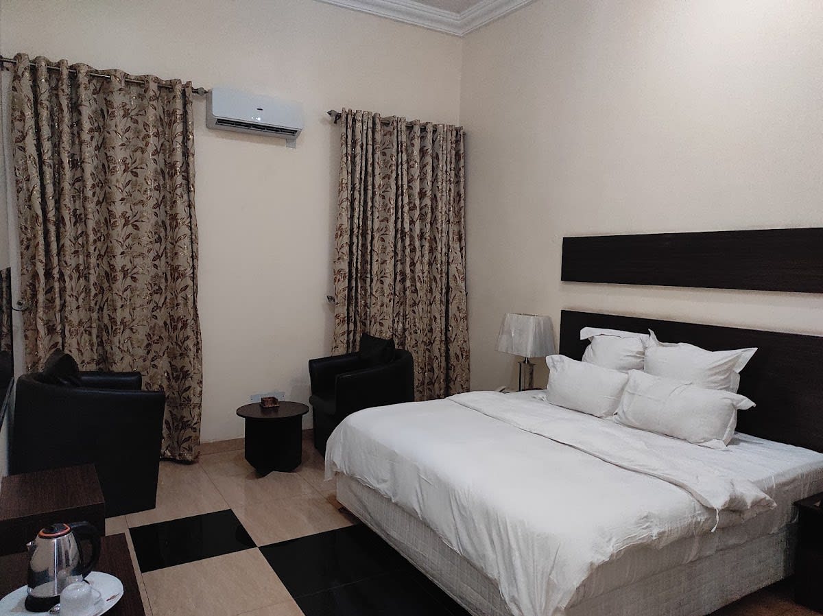 Deluxe Room 1