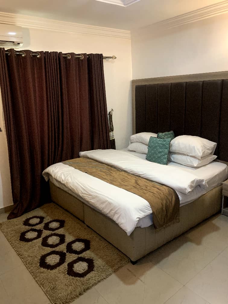 Deluxe Suites Ado 1