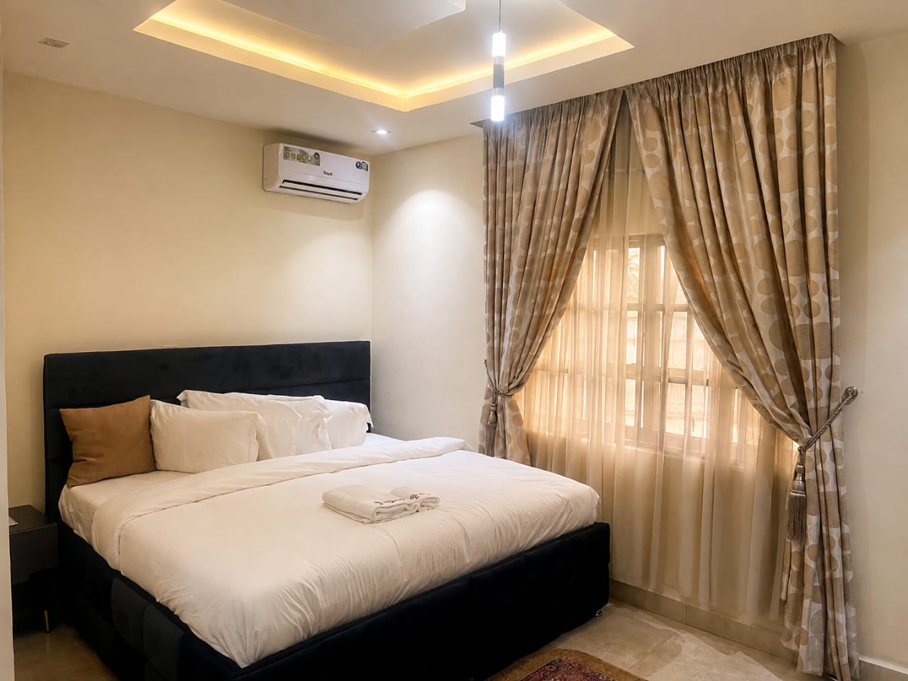 Gold Suite 1