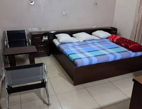 Executive 1