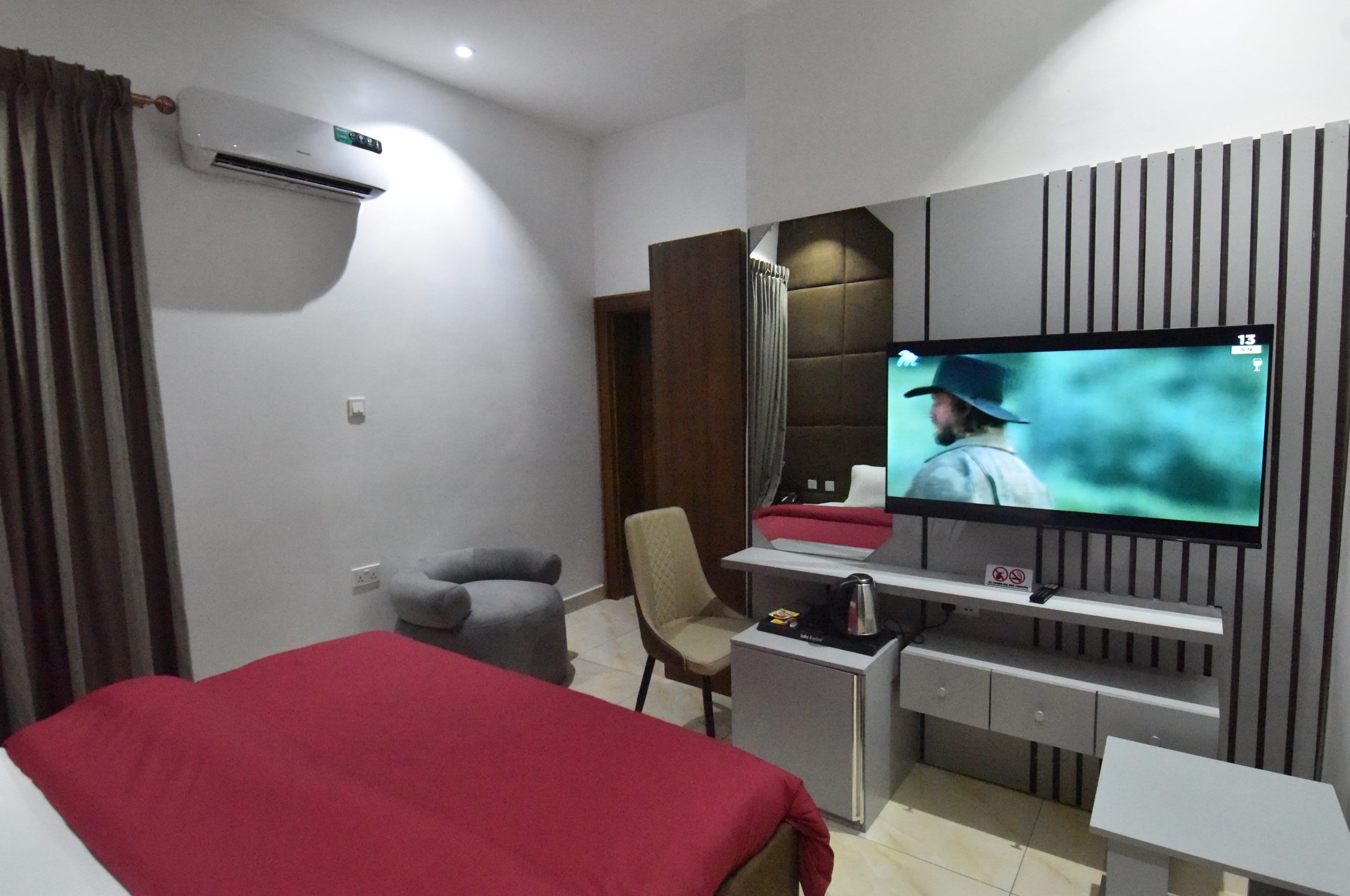 2 Bedrooms Executive Suite 1