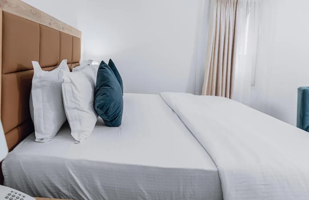 Deluxe Room 1