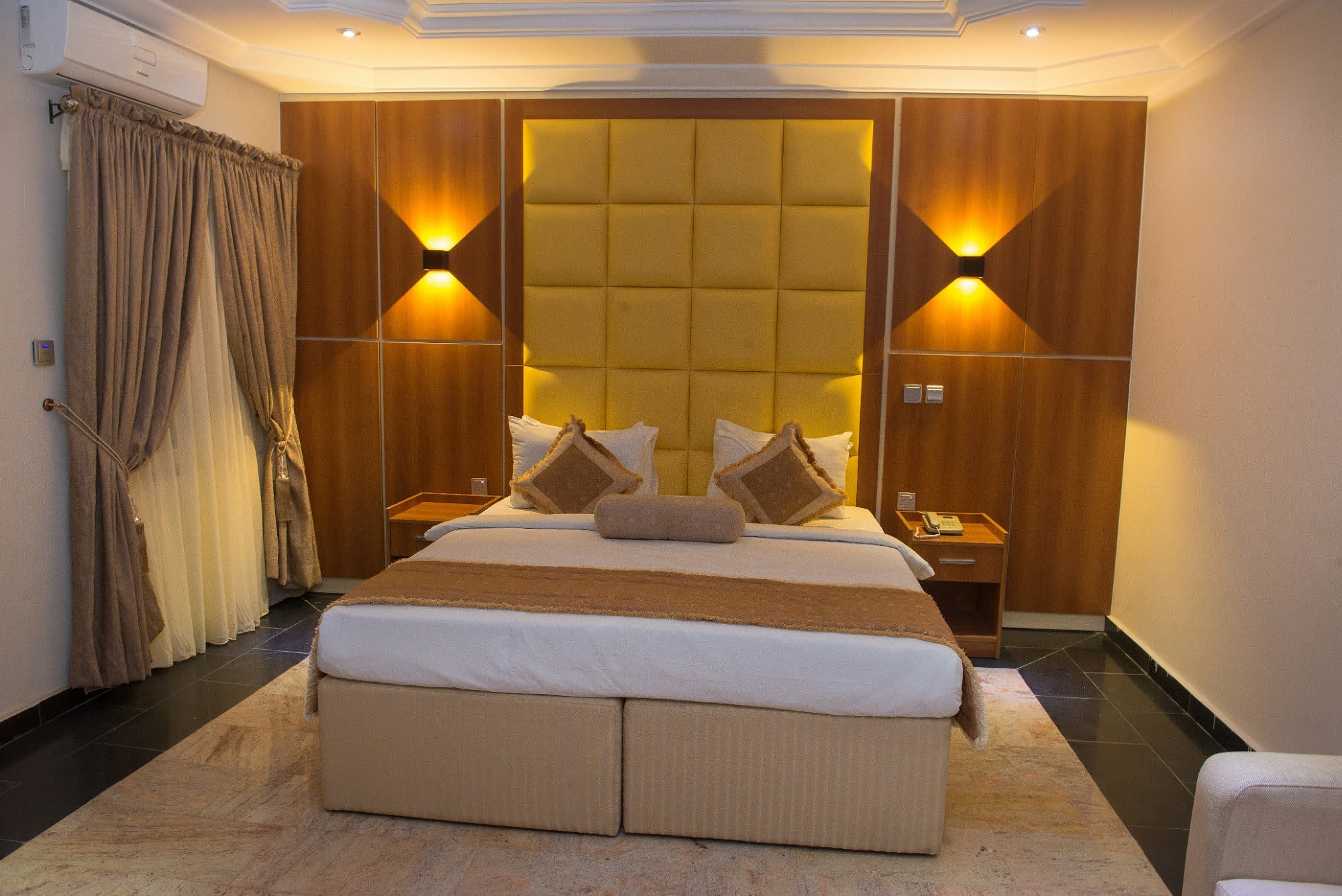 Executive 1