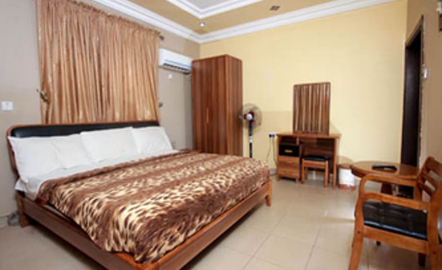 Gold Room 1
