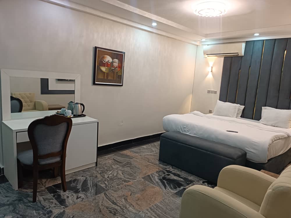 Signature Apartment (1 Room & Kithchen) 1