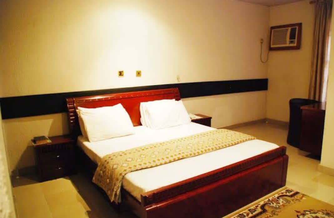 Luxury Room 1