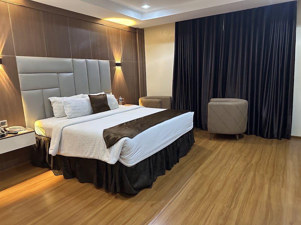 Executive Suite 1