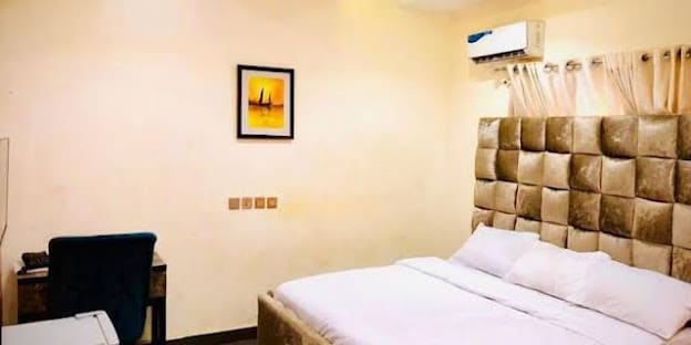 Deluxe Room 1
