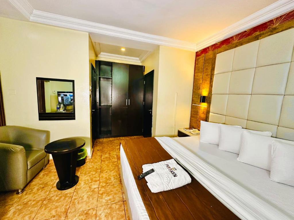 Executive Room 1