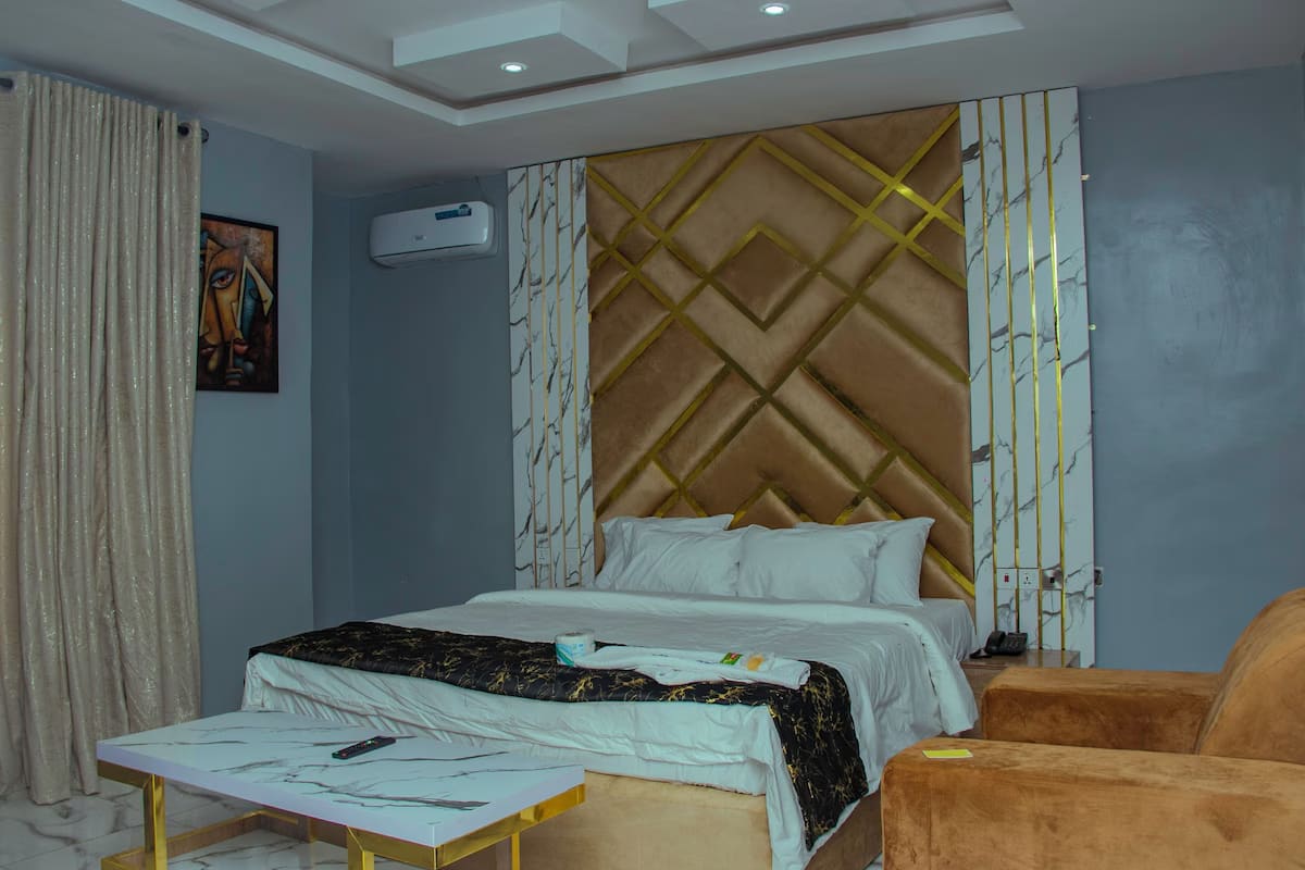 Deluxe Room 1