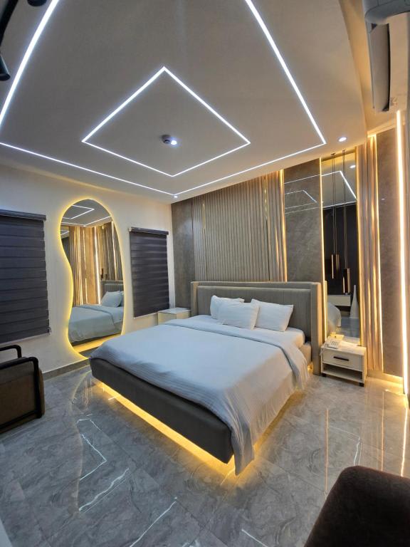 Executive Room 1
