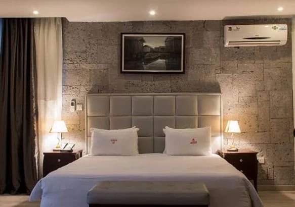 Deluxe Room 1