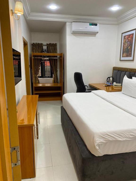 Economy Double Room 1