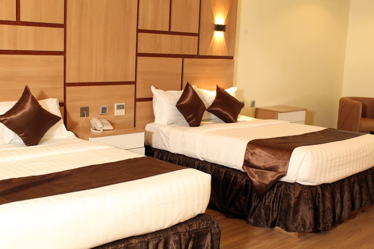 Deluxe Suite 1