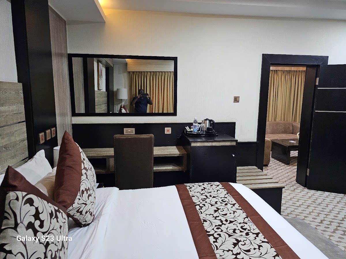Diplomatic Suite 1