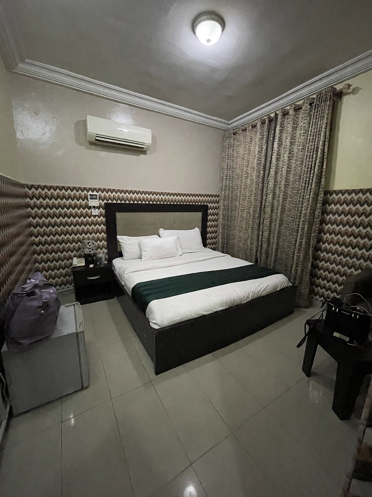 Deluxe Room 1