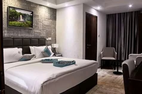 Serene Room 1