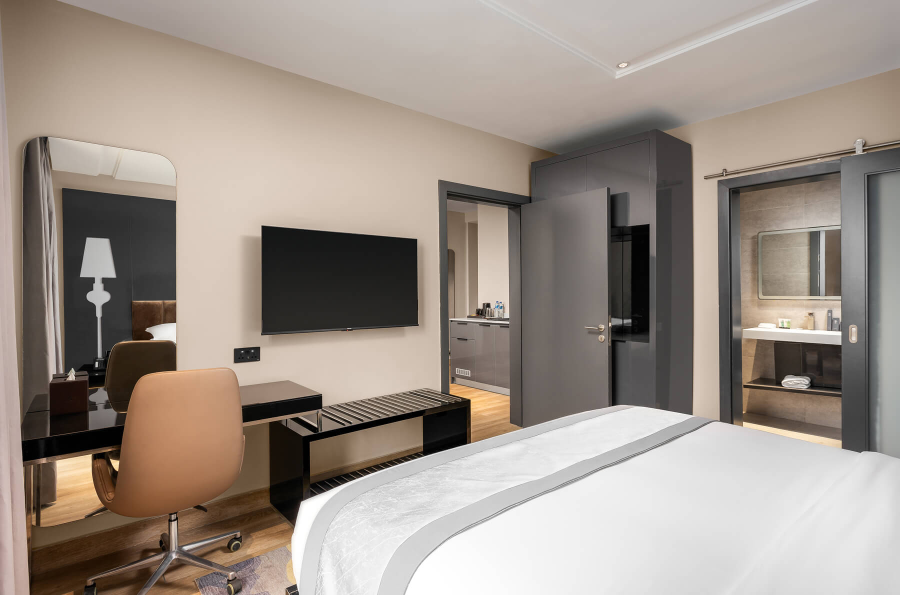 Kathy Suite 1