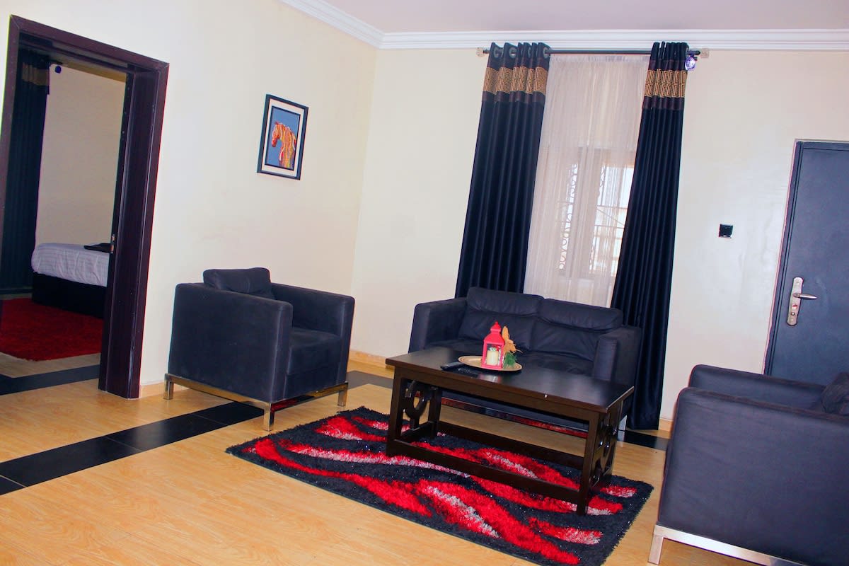 Business Suite 1