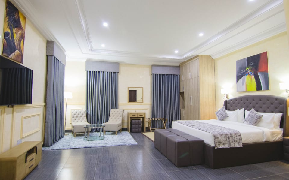 Deluxe Suite 1
