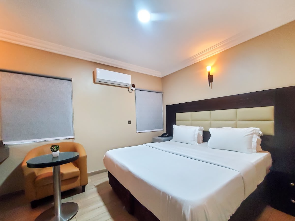 Suite 1