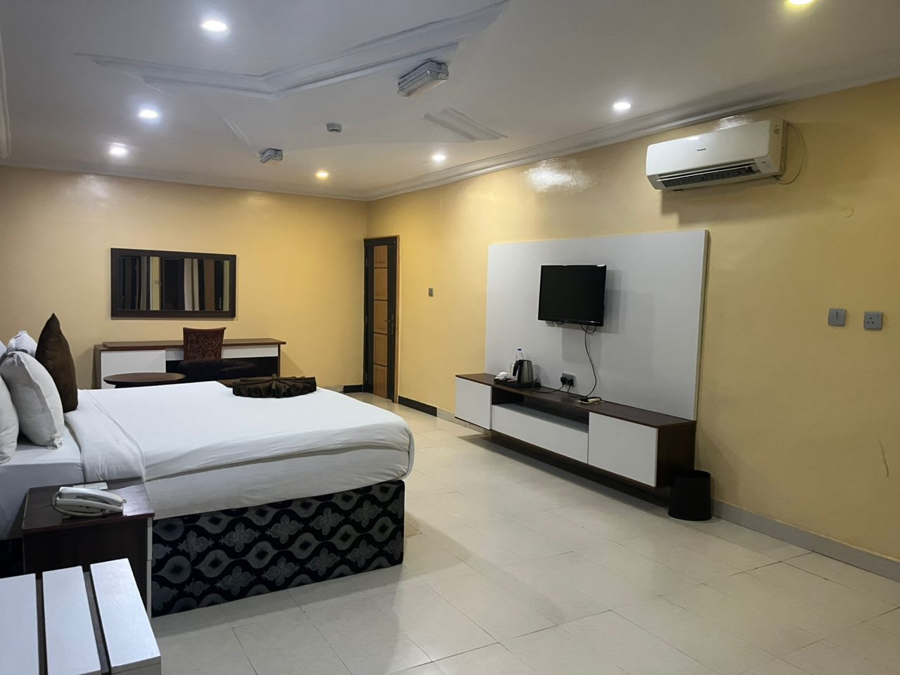 Executive Suite 1