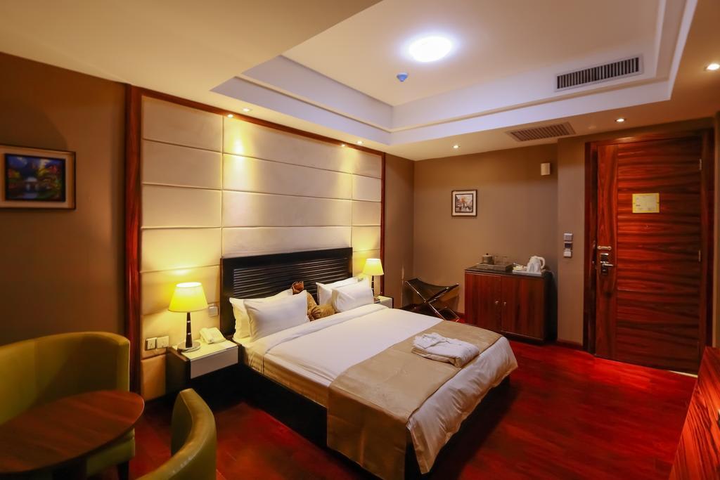 Executive 1