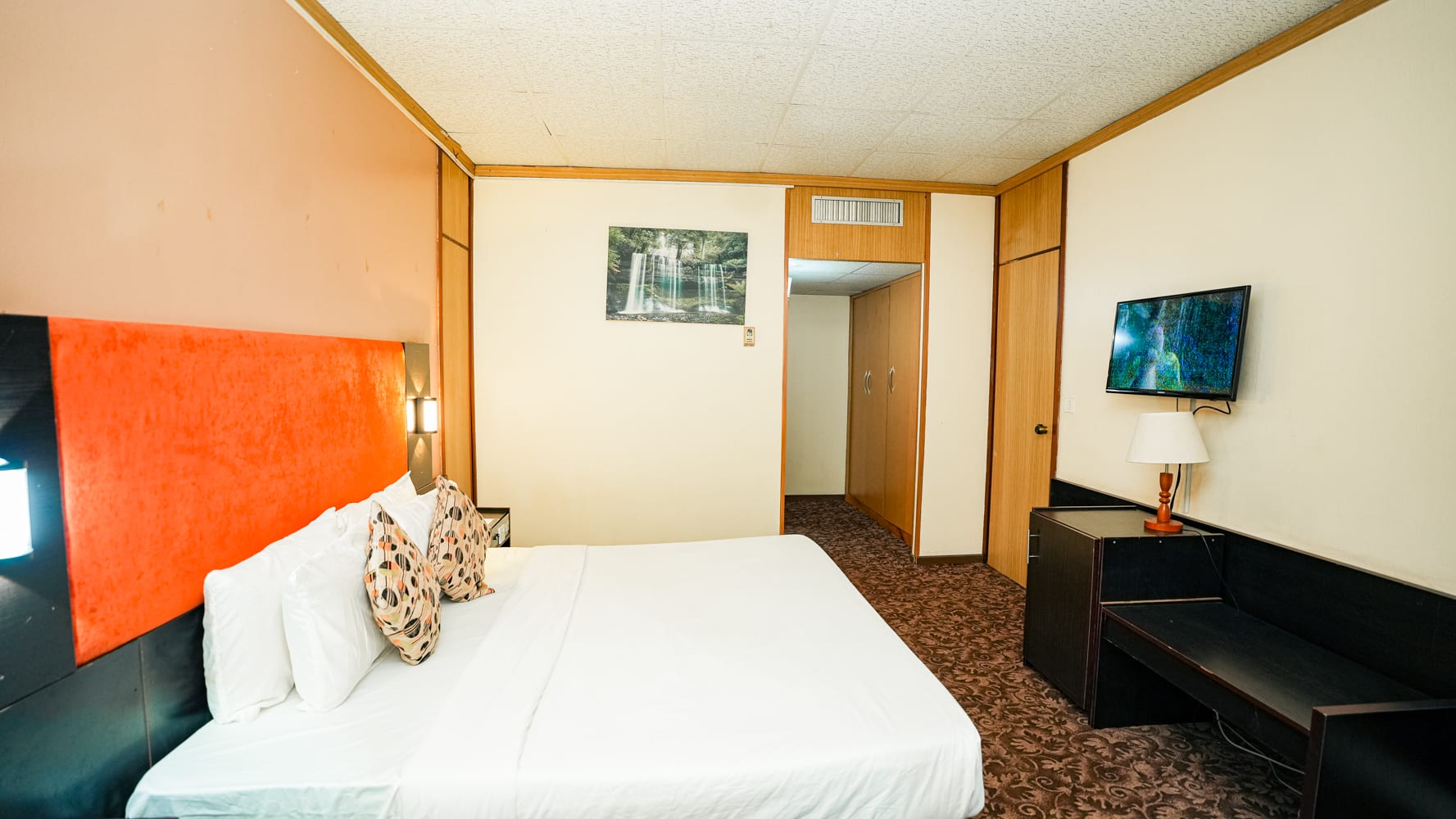 Diplomatic Suite 1
