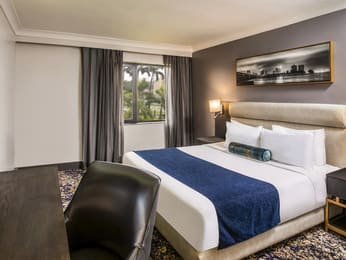 Standard room with 1 Queen bed 1