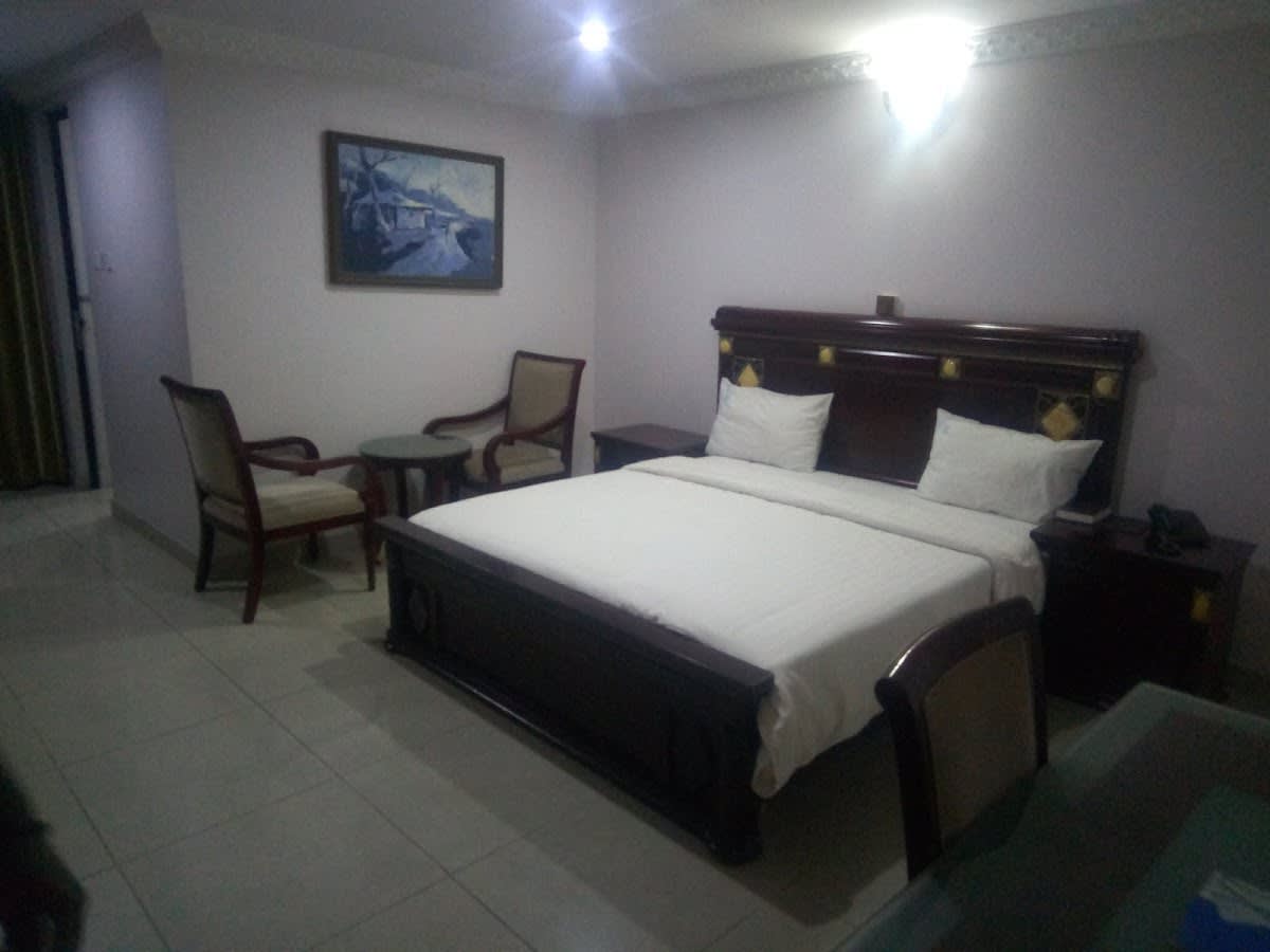 Executive 1