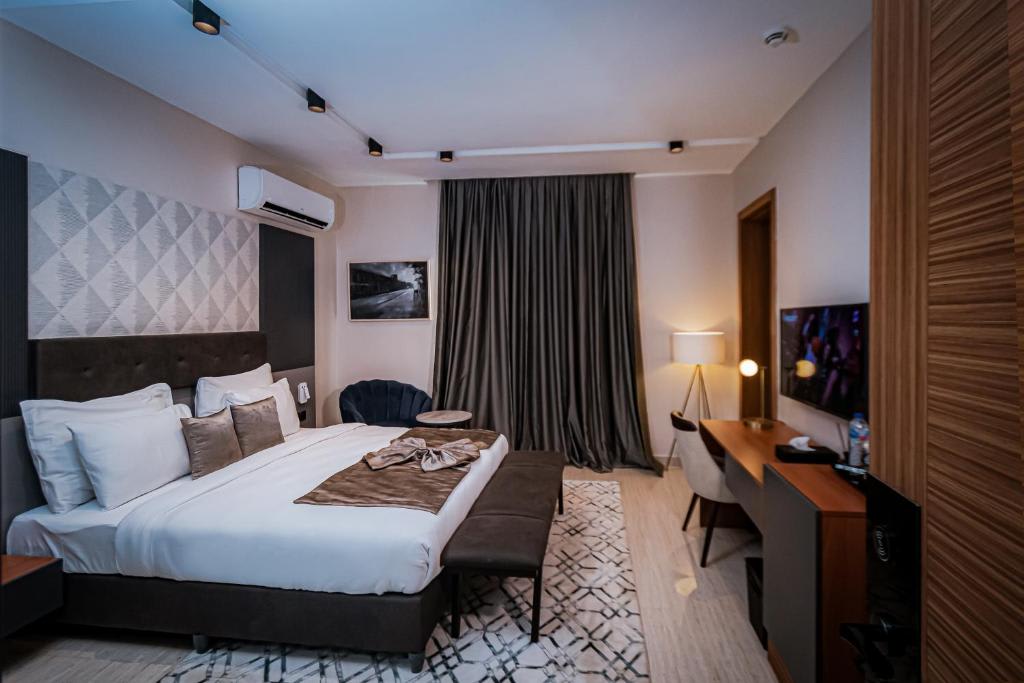 Deluxe Room 1