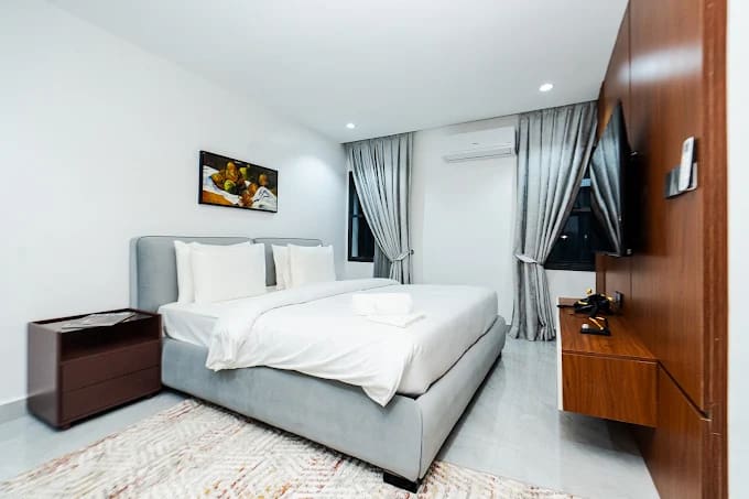 Executive 1