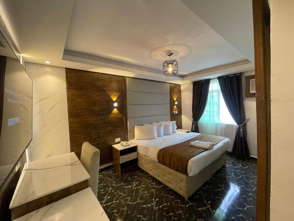 Executive Royal 1