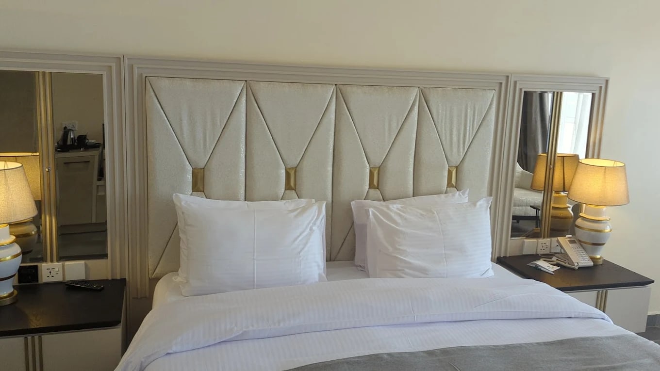 PREMIUM SUITE 1