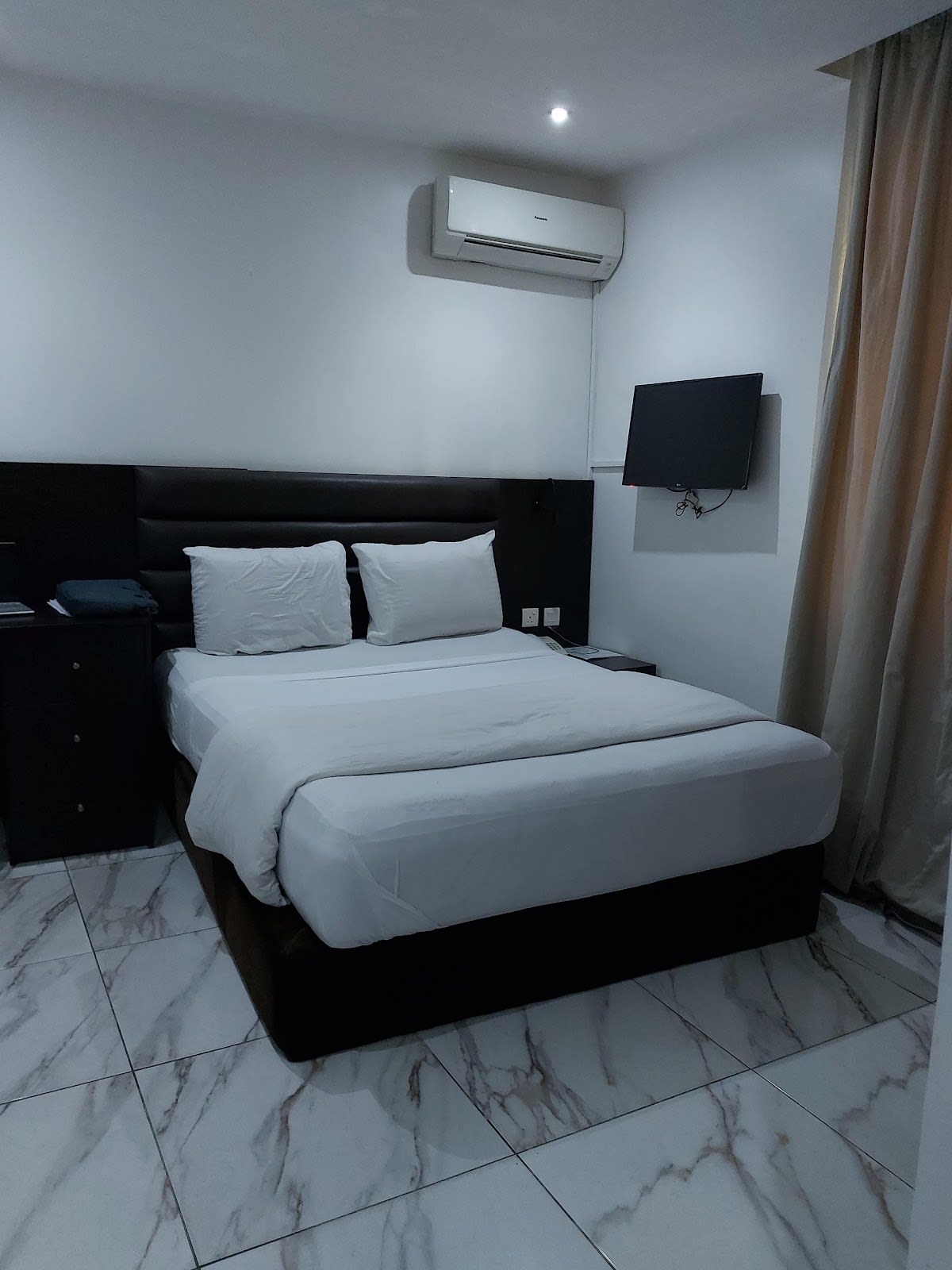 Executive Suite 1