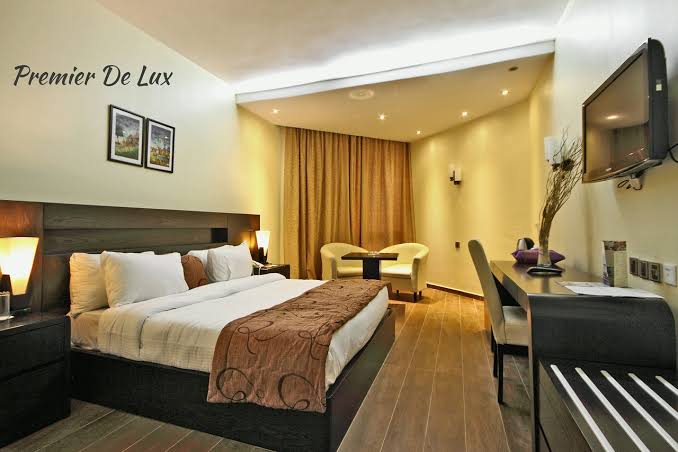 Premier De Lux 1