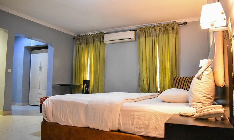 Deluxe Room 1