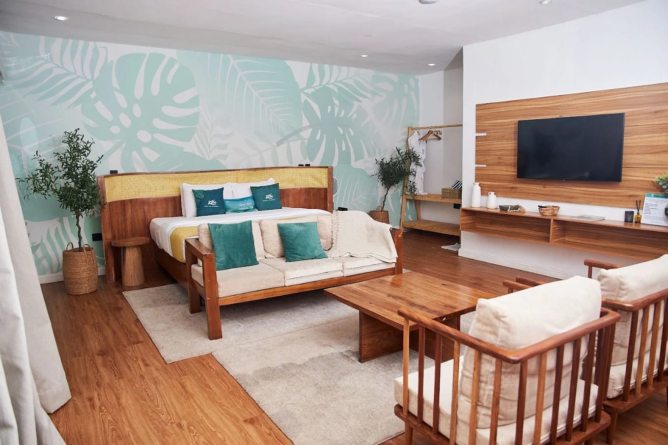 Beach Facing Family Room 1