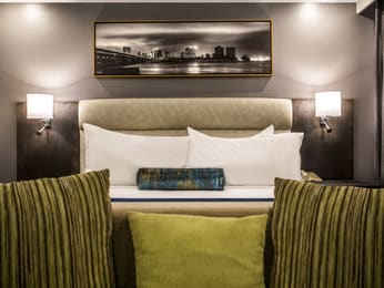 Deluxe Suite with 1 King bed 1