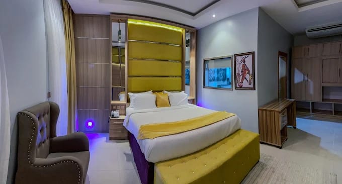 Silver Room 1
